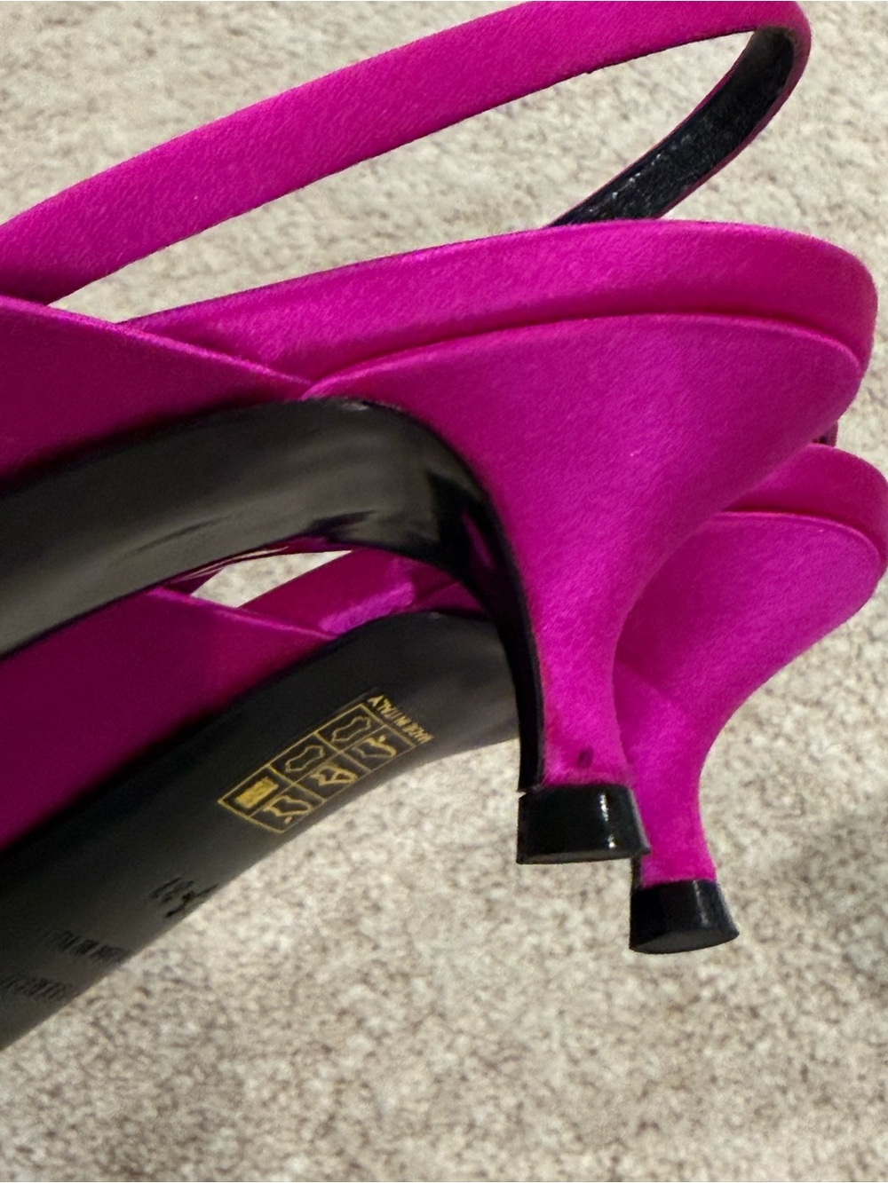 Balenciaga Fuchsia Pointed-Toe Satin Mules 
with Bow IT 37 - Picture 10 of 15